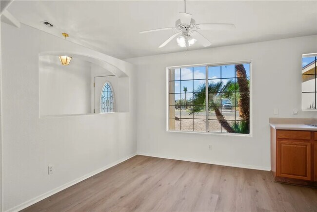 Building Photo - 7751 Larkspur Dr