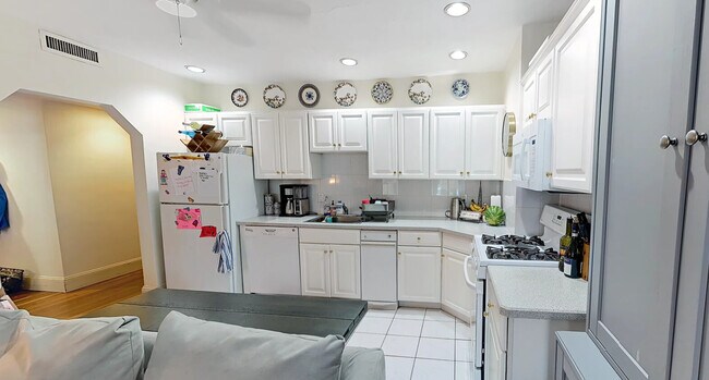 Foto del edificio - 18 Dean Rd