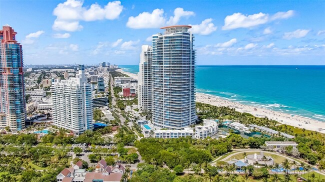 Building Photo - 100 S Pointe Dr
