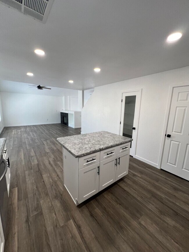 Building Photo - 3 Bedroom home in Gilbert on the Golf Course