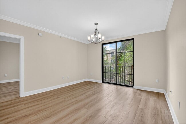 Building Photo - 630 S Sapodilla Ave