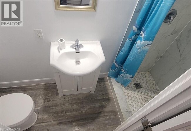 Building Photo - 153 Huber St