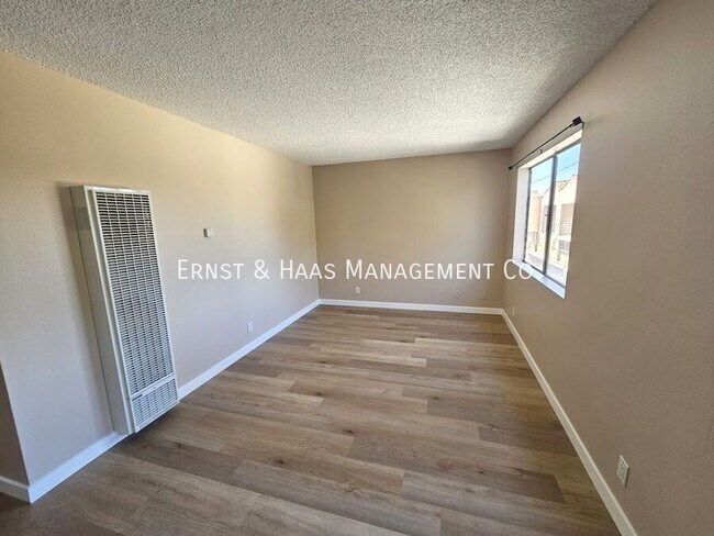 Foto del edificio - 6673 N Hammond Ave