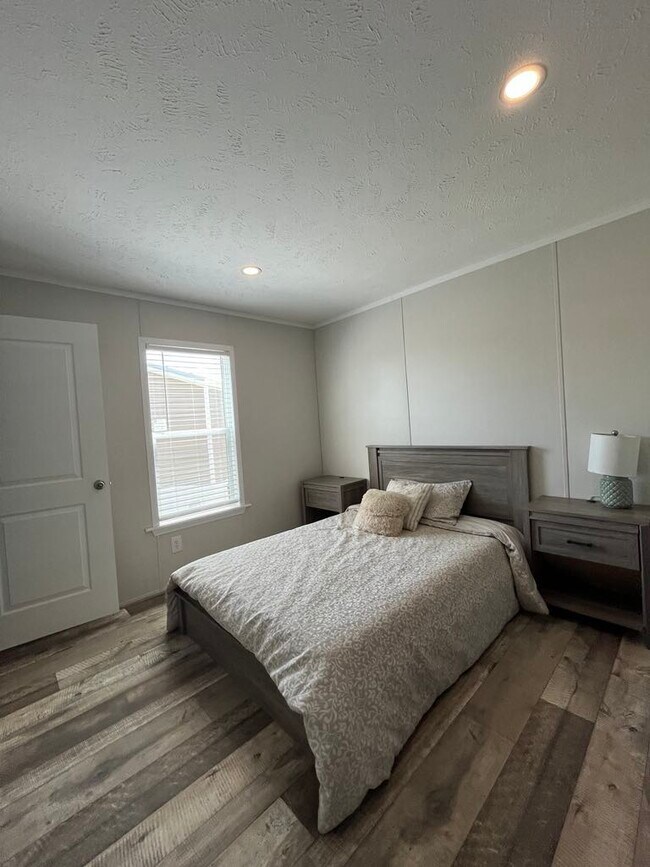 Foto del edificio - 600 Holly Dr