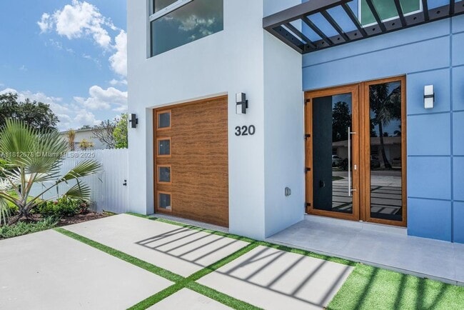 Building Photo - 320 Florida Blvd