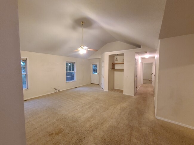 Building Photo - 604 W Hines St