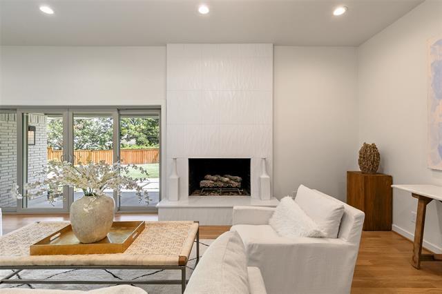 Foto del edificio - 7431 Larchview Dr