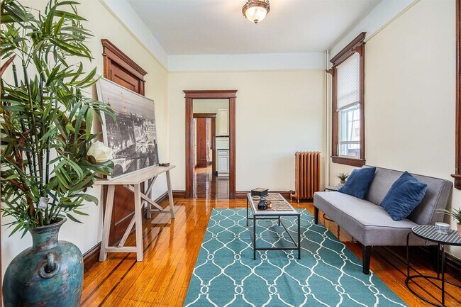 Foto del edificio - 6415 Bergenwood Ave