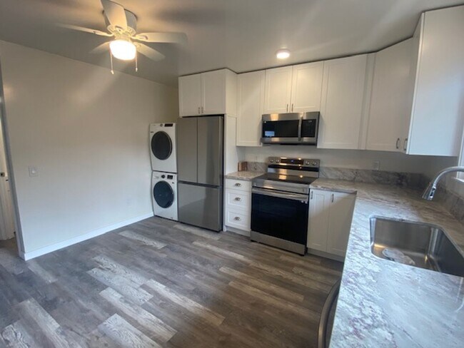 Foto del edificio - 8320-8322 Fresno Avenue