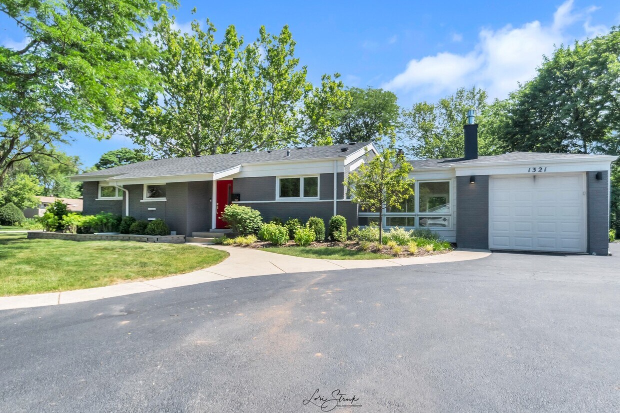 Primary Photo - 1321 Heatherfield Ln
