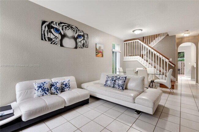 Foto del edificio - 5620 NW 113th Pl