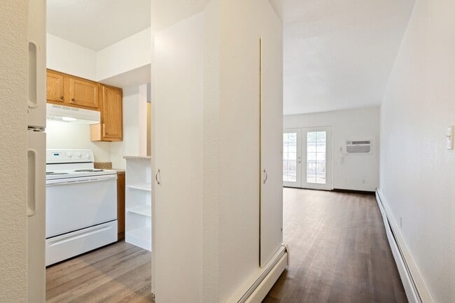 Building Photo - 405 E Thunderbird Dr