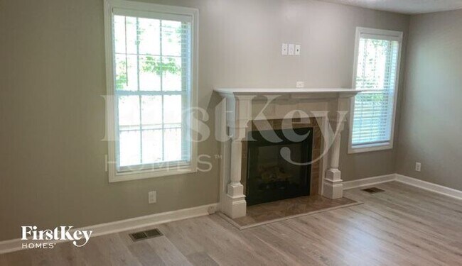 Building Photo - 3651 Fox Tail Dr