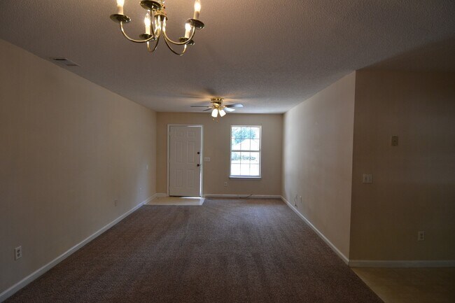 Building Photo - 103 Welborn St