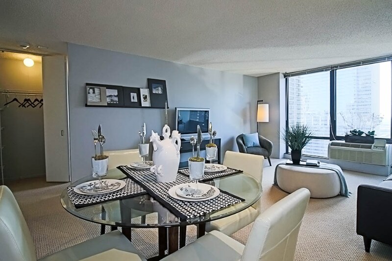 Primary Photo - 300 N Columbus Dr