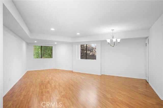 Foto del edificio - 3105 Montrose Ave