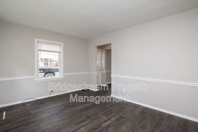 Foto del edificio - 708 Winston Dr