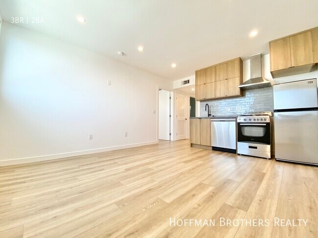 Building Photo - 233 Rosemont Ave Los Angeles, CA 90026