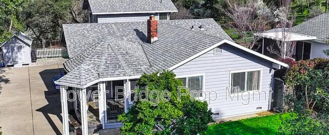 Foto del edificio - 737 Cresta Ct