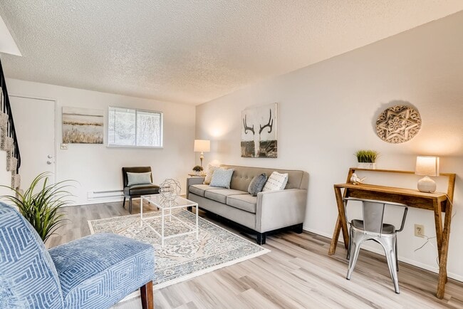 Building Photo - Odona Homes | Spacious 2-Bedroom Residence at 2602 J Street, Auburn