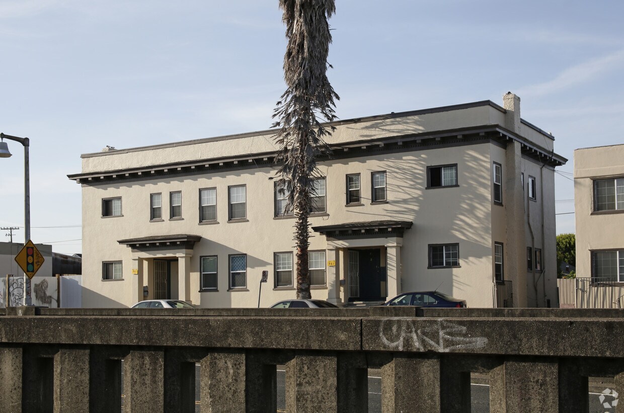 Building Photo - 961-965 W MacArthur Blvd