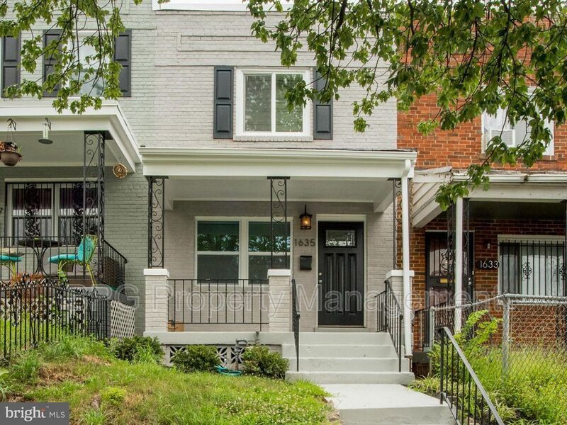 Primary Photo - 1635 Lang Pl NE