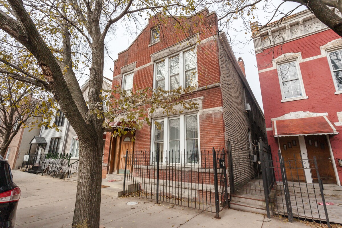 Primary Photo - 1740 W 21st Pl