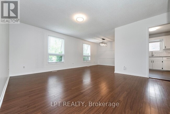 Building Photo - 20 Glenbrook Dr