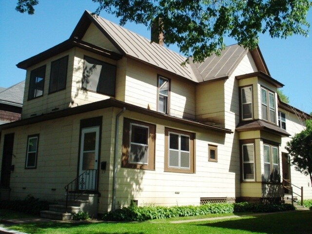 Primary Photo - 1320 State St