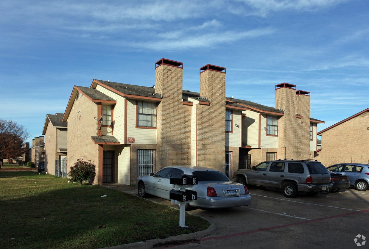 Primary Photo - 8007 Rothington Rd