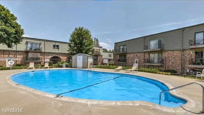 Building Photo - 3 br, 2 bath Condo - 12723 Woodcrest Plz 2...