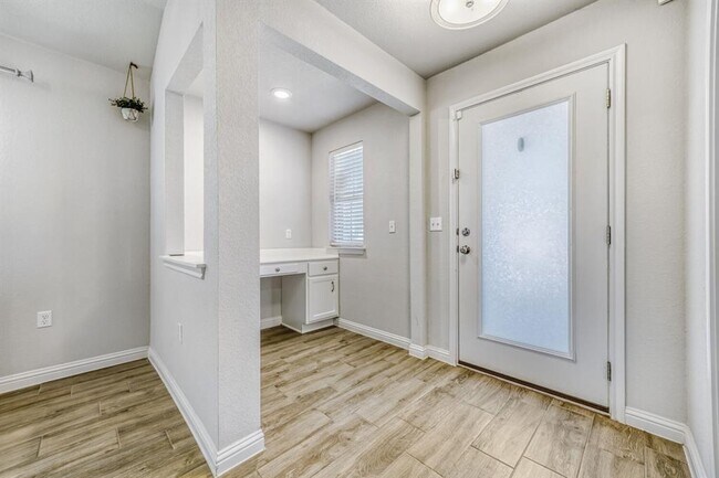 Building Photo - 8303 Cottage Rose Dr