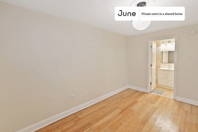 Foto del edificio - Room in Shared 2 bed/2 bath home