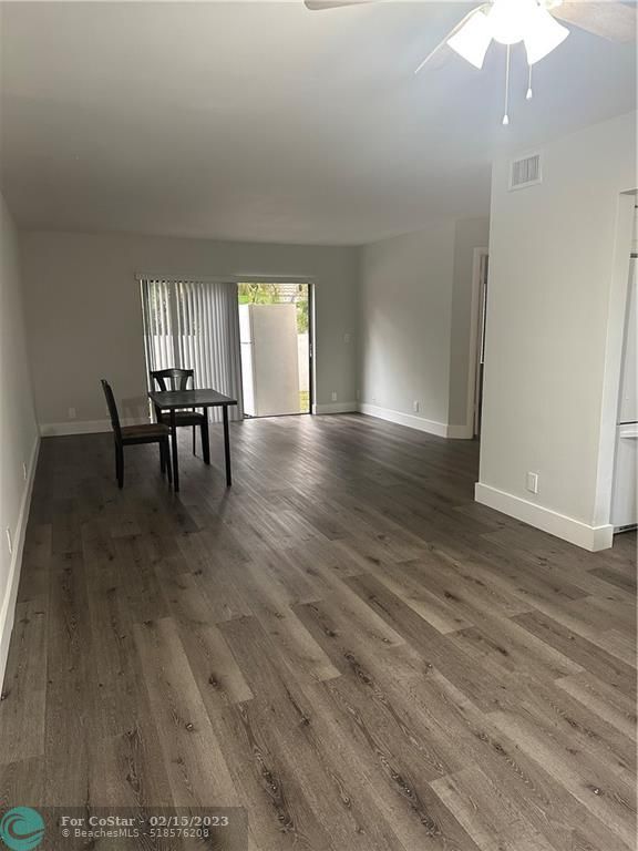 Foto del edificio - 3031 NW 92nd Ave