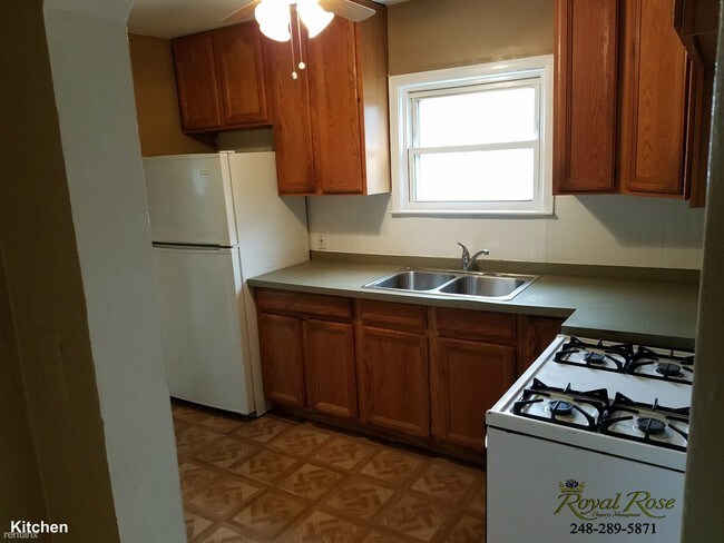Foto del edificio - 5 br, 1 bath House - 13995 Hendricks Ave