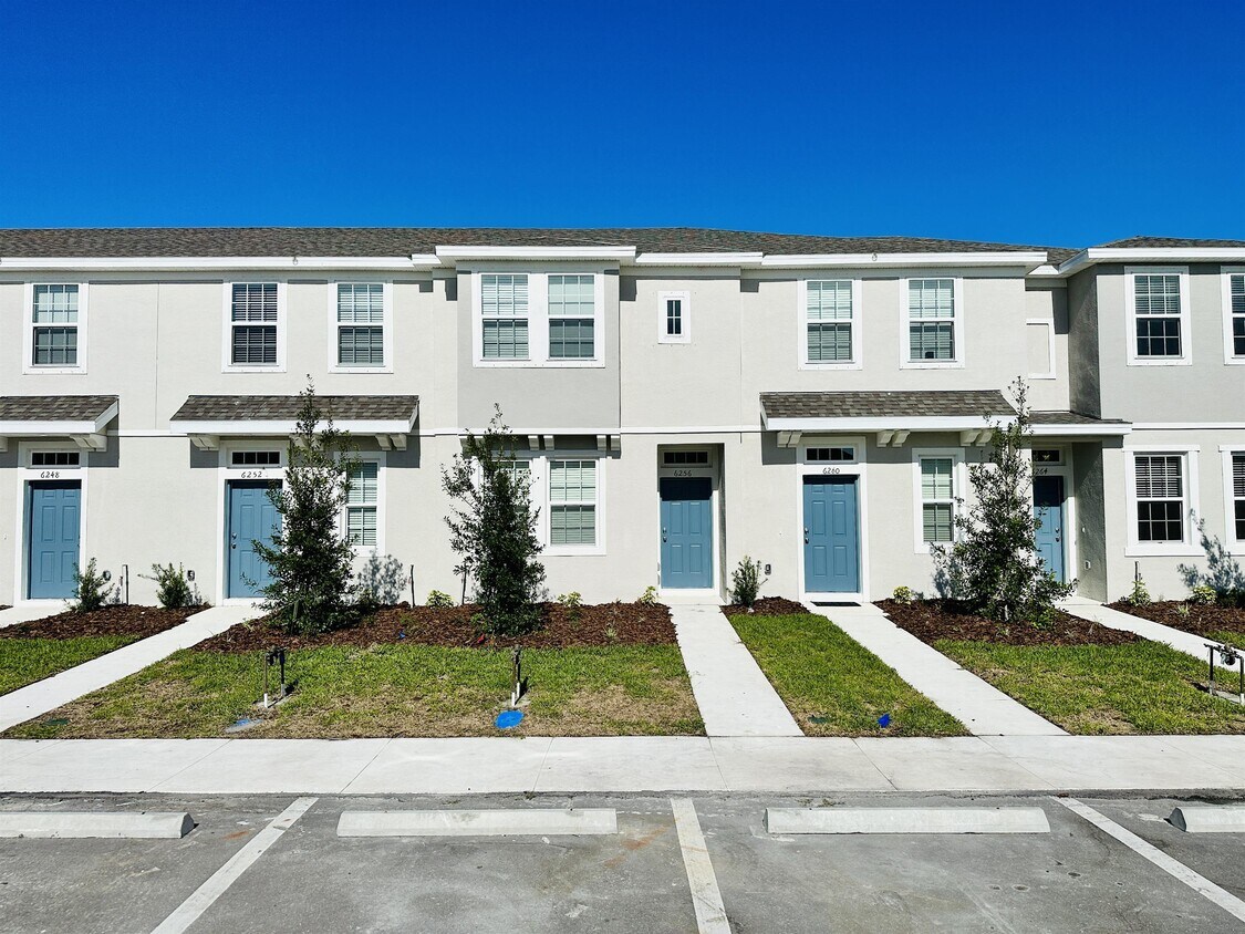 6256 Fairmont Ln, Palmetto, FL 34221 Townhome Rentals in Palmetto FL