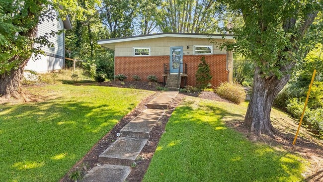 Building Photo - 70 Longview Rd