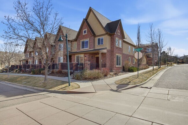 Building Photo - Meticulously maintained 4-bedroom, 3.5-bath  Townhouse In the Heart of Highlands Ranch!