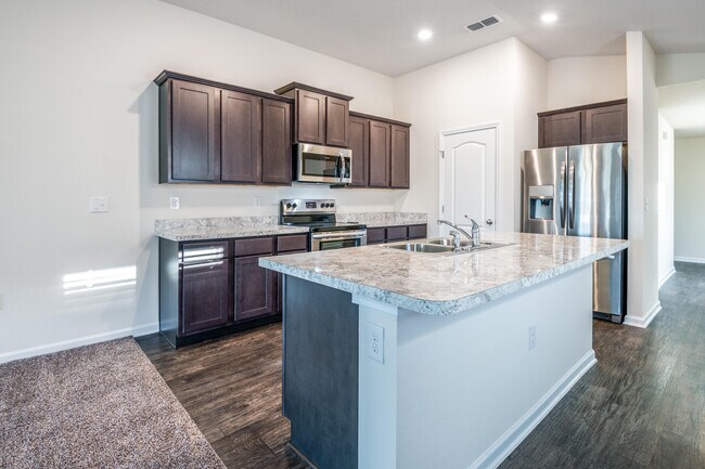 Building Photo - 8195 Meadow Walk Ln