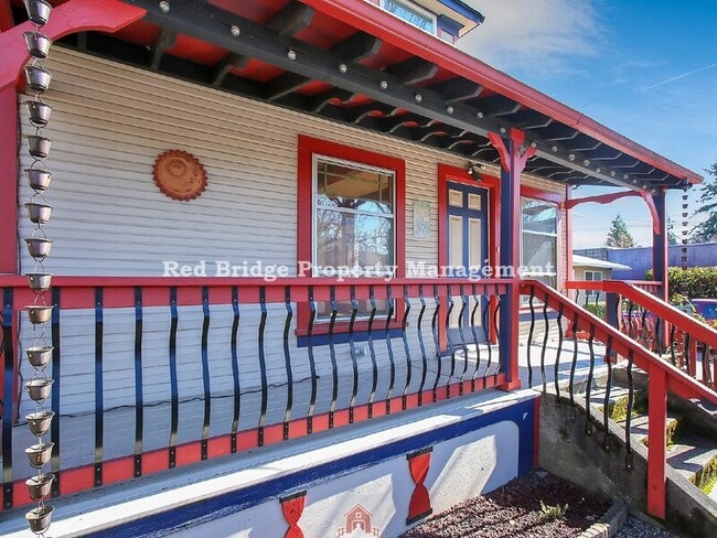 Building Photo - 5022 NE 23rd Ave