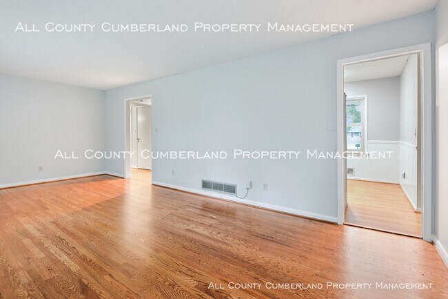 Building Photo - CHARMING EAST COBB RANCH STYLE HOME!!