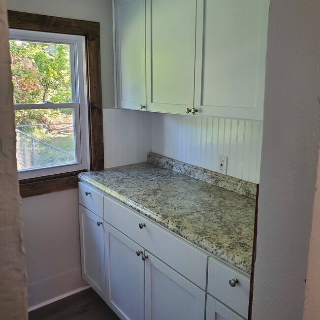 Foto del edificio - 2BDRM HOUSE FOR RENT