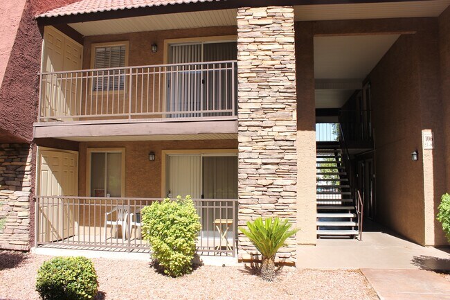 Foto del edificio - CUTE CONDO 1 BEDROOM, 1 BATHROOM, NEAR STR...