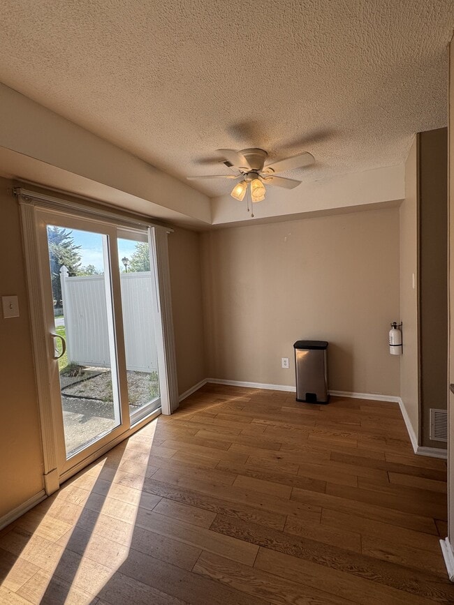 Foto del edificio - 102 Covered Bridge Ct