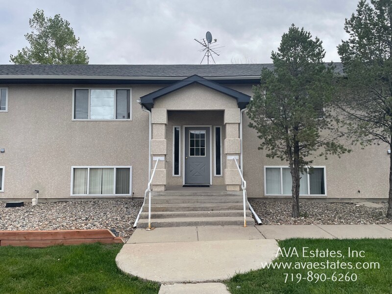 Foto principal - 719 E Laporte Dr