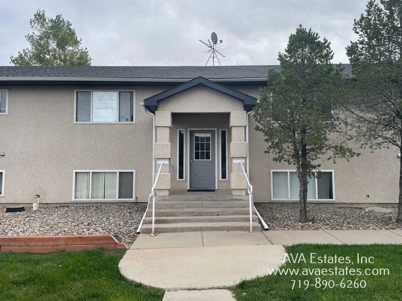 Primary Photo - 719 E Laporte Dr