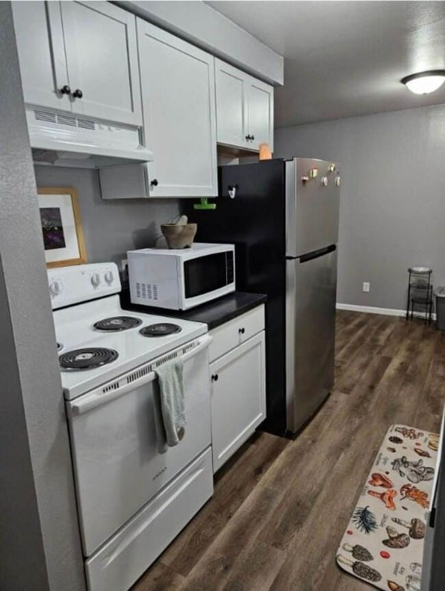 1001 S East St Unit 23, Appleton, WI 54915 Room for Rent in Appleton