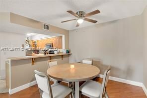 Foto del edificio - 18860 NW 57th Ave