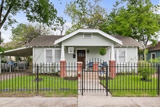 Building Photo - 407 E 27th St