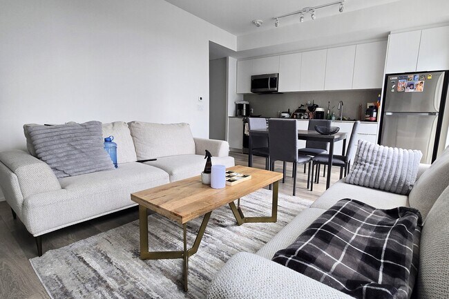 Photo du bâtiment - 357 King St W